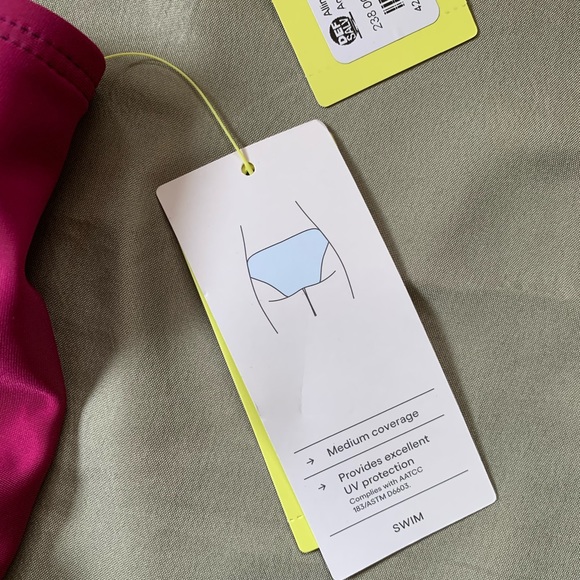 All In Motion women’s swimsuit 2 pc cranberry/ Navy size M - Picture 4 of 7